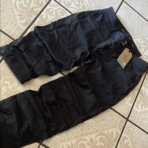 Prana Halle Staright Pant women’s 8 (SHORT INSEAM 28”) in black standard fit